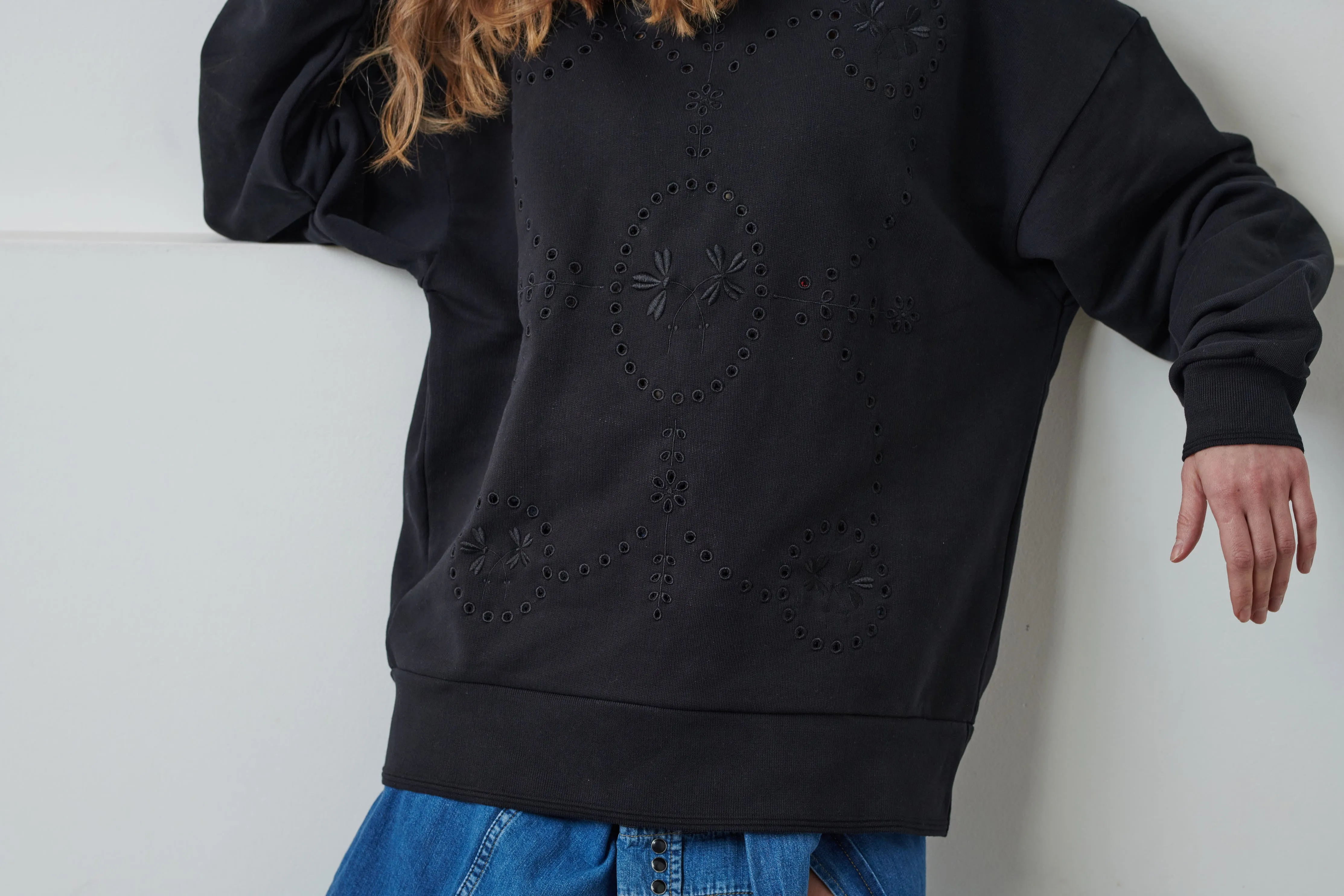 DIDI Embroidered Sweatshirt - Black